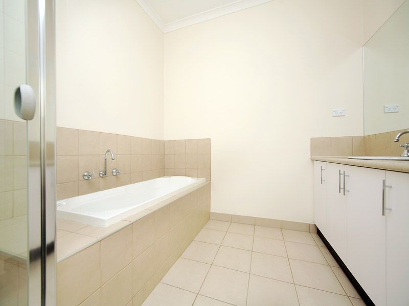 2/29 McComb Boulevard, Frankston South VIC 3199