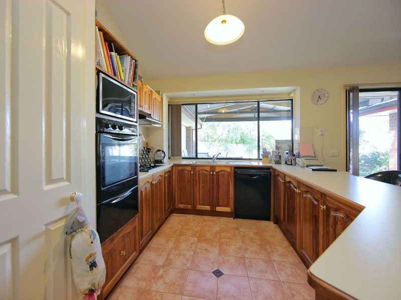 16 Crestview Court, Frankston South VIC 3199