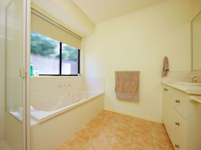 16 Crestview Court, Frankston South VIC 3199