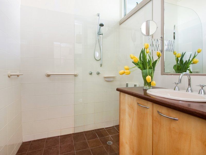 2/18 Gould Street, Frankston VIC 3199