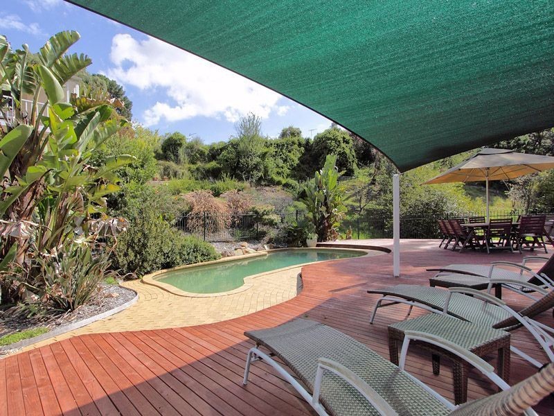 15 Walkers Road, Mount Eliza VIC 3930