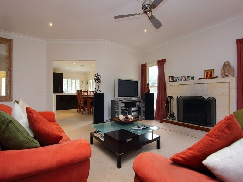 15 Walkers Road, Mount Eliza VIC 3930