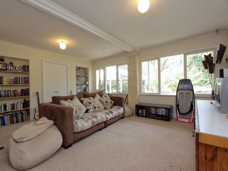 15 Walkers Road, Mount Eliza VIC 3930
