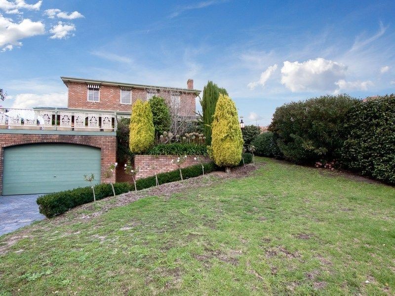 8 Olinda Place, Frankston VIC 3199