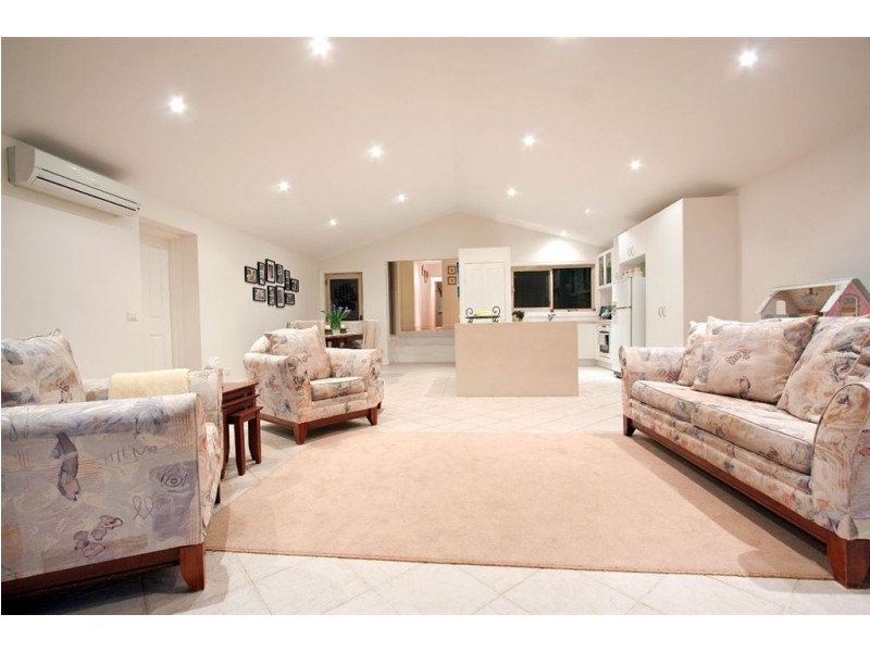 2 Kars Street, Frankston South VIC 3199