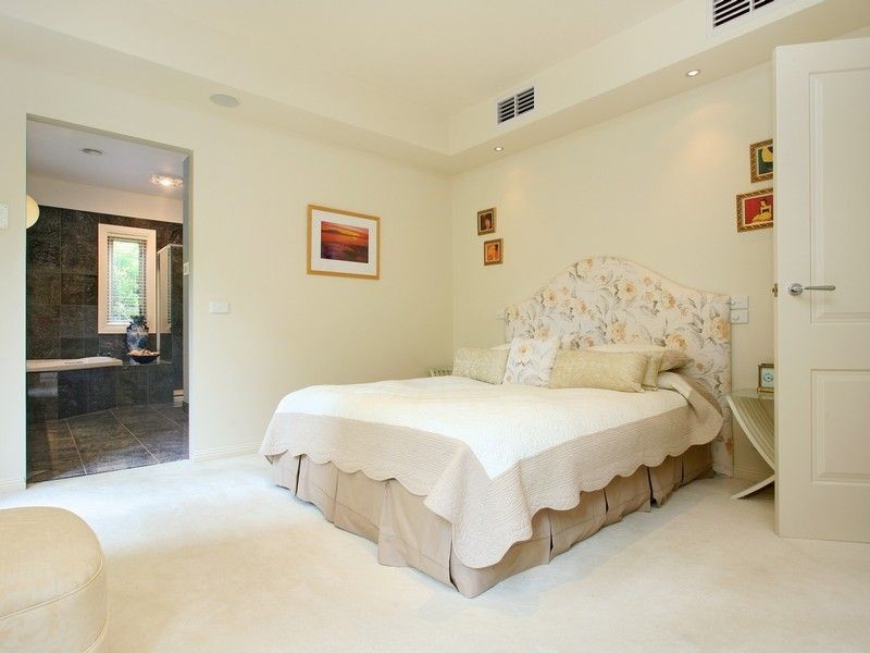 1 Sweetfern Dell, Frankston South VIC 3199