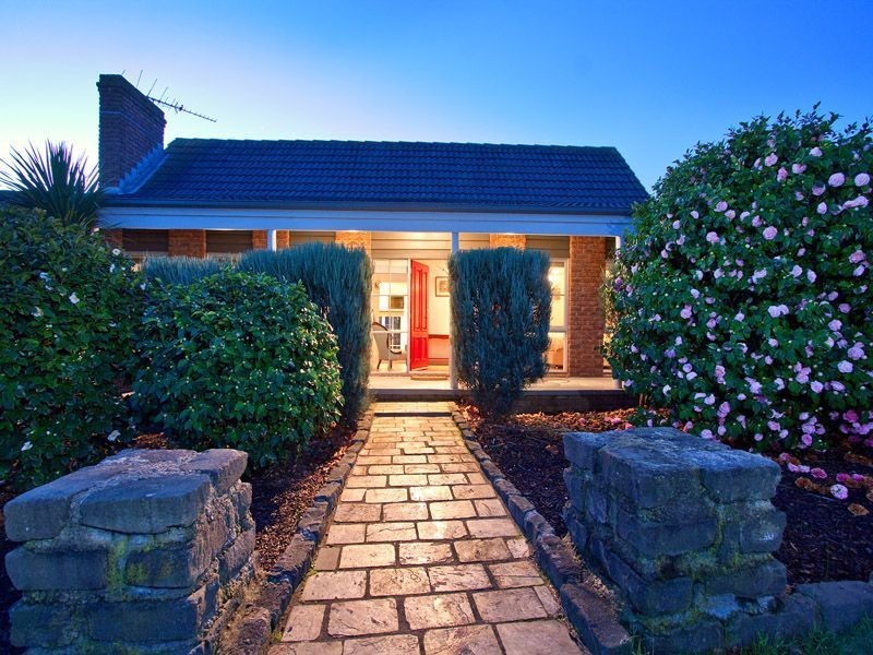 2 Shelbury Place, Frankston South VIC 3199