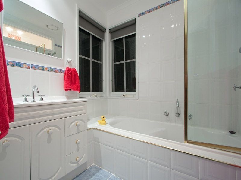 2 Shelbury Place, Frankston South VIC 3199