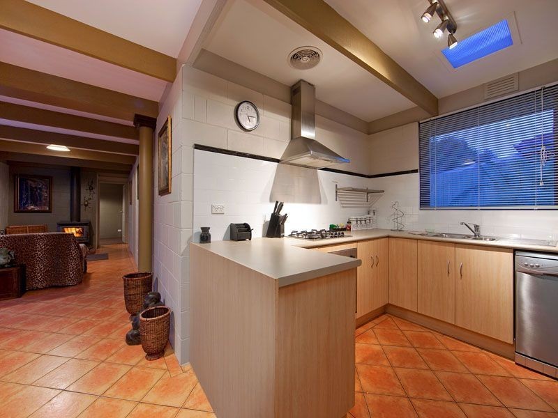 11 Inglenook Crescent, Frankston VIC 3199