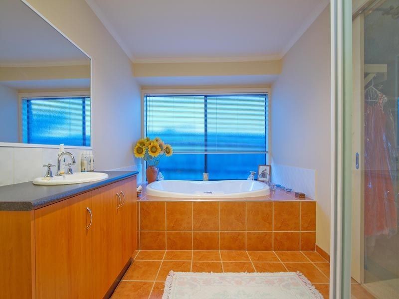 2 Harry Court, Frankston South VIC 3199