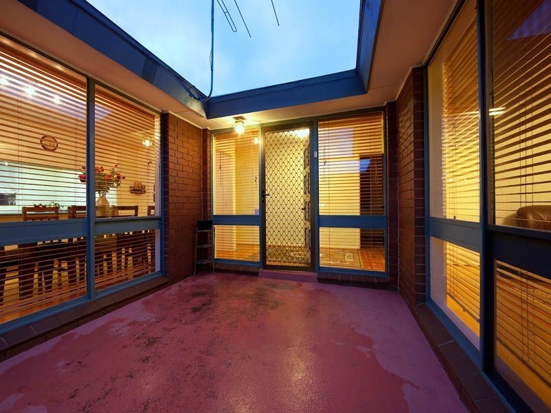 15 Narambi Crescent, Frankston VIC 3199