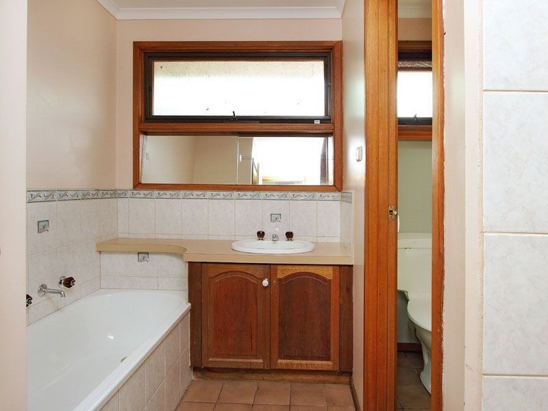 7 Limerwick Court, Frankston VIC 3199