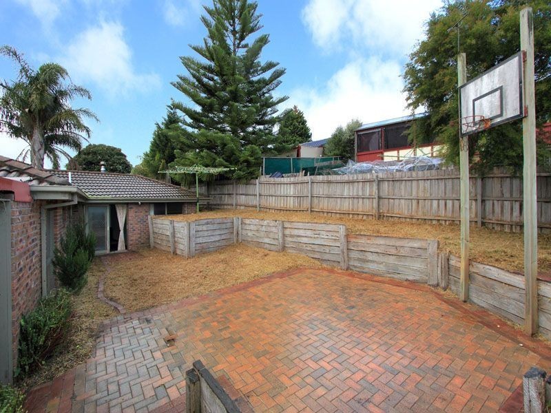 7 Limerwick Court, Frankston VIC 3199