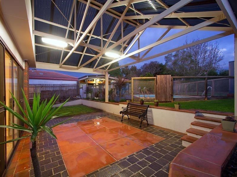 12 Burleigh Court, Frankston VIC 3199