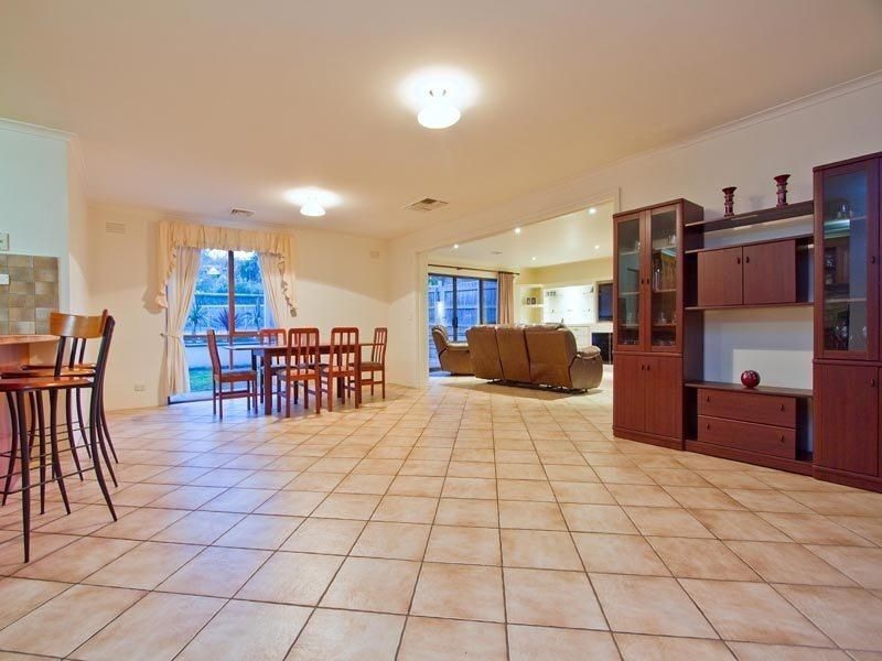 12 Burleigh Court, Frankston VIC 3199