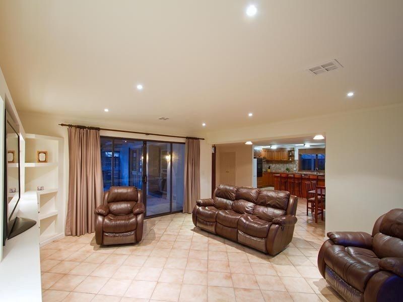 12 Burleigh Court, Frankston VIC 3199