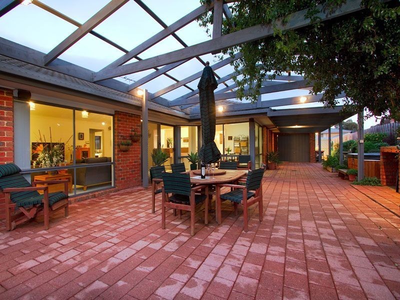 33 Woodside Avenue, Frankston South VIC 3199