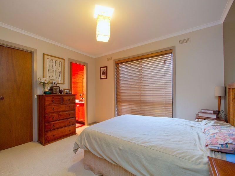 16 Brompton Close, Frankston South VIC 3199