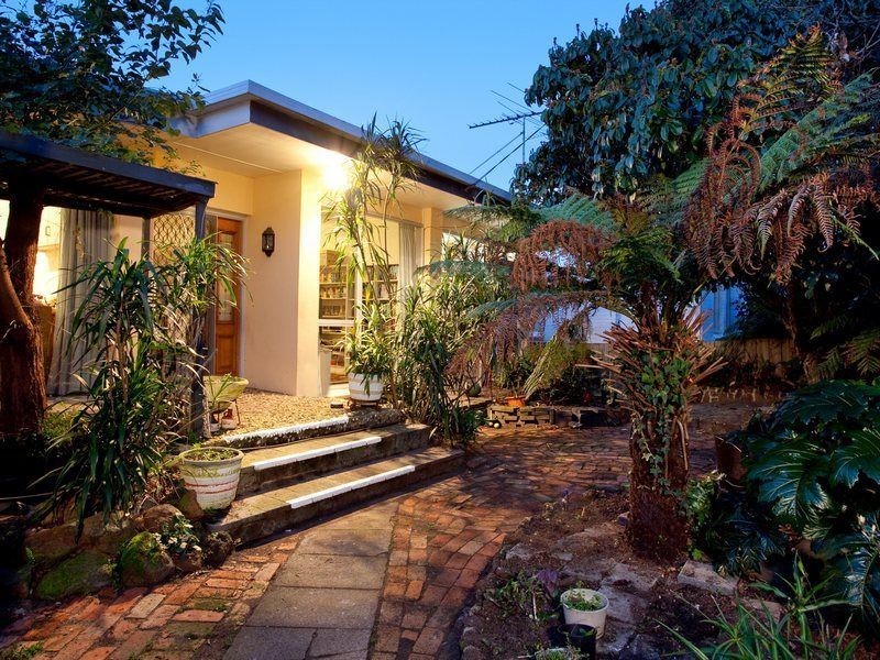 10 Woodlands Grove, Frankston South VIC 3199