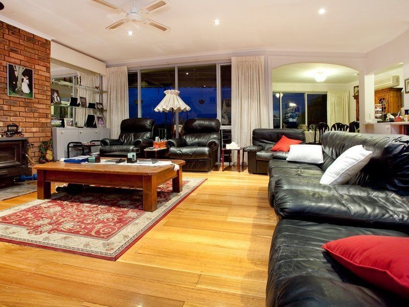 10 Woodlands Grove, Frankston South VIC 3199