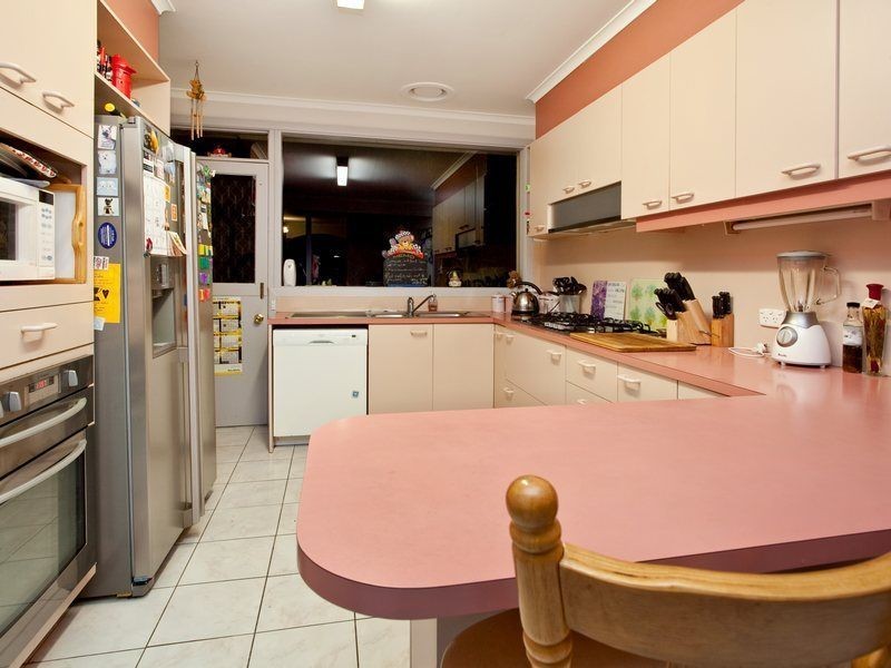 10 Woodlands Grove, Frankston South VIC 3199