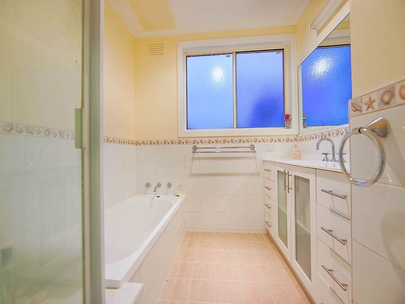 6 Milford Crescent, Frankston VIC 3199