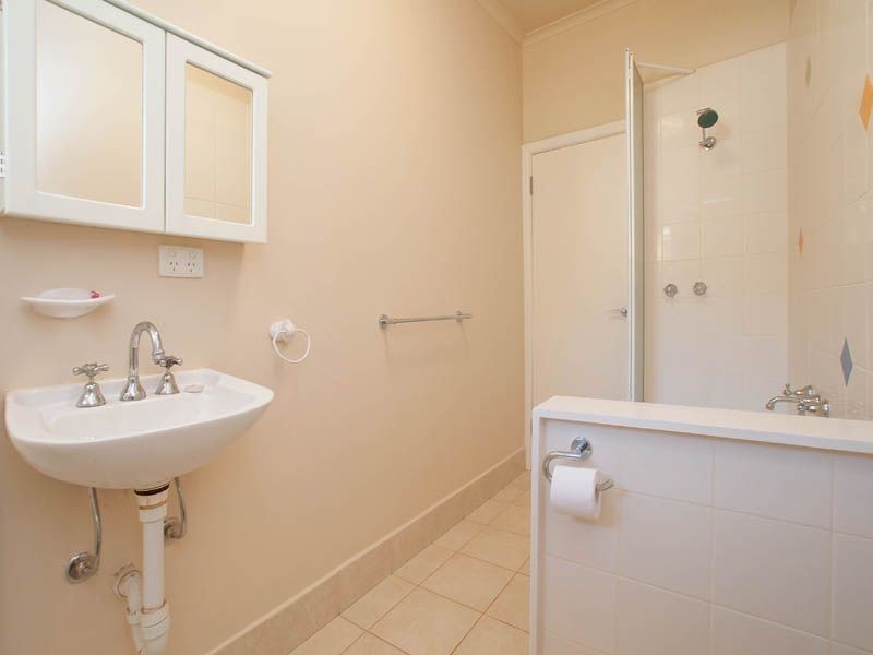 8 Camden Court, Frankston VIC 3199