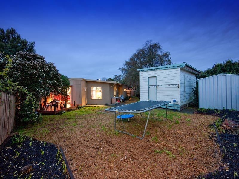 8 Camden Court, Frankston VIC 3199