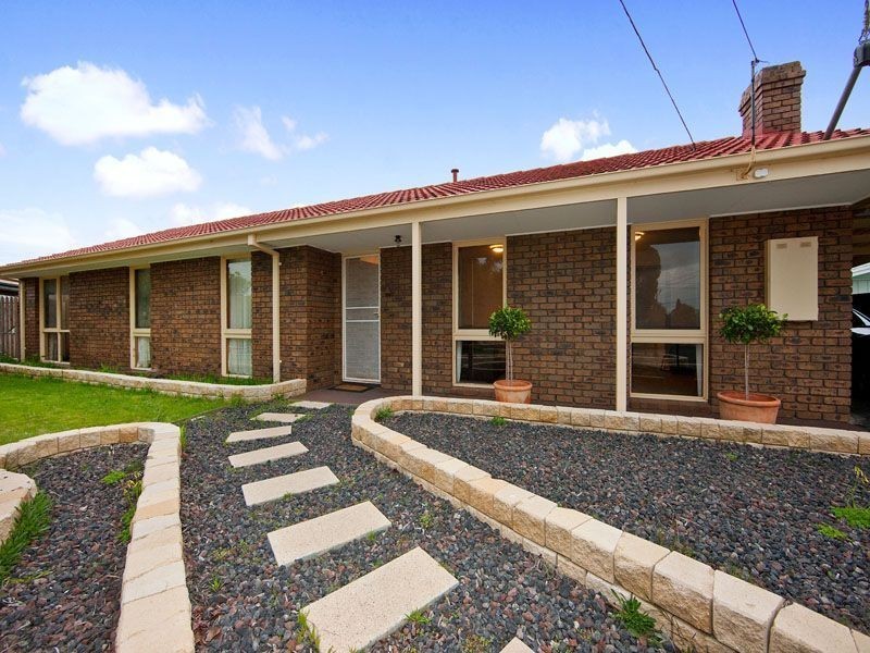 4 Lytham Court, Frankston VIC 3199