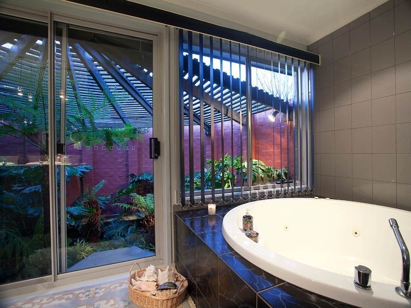 17 Guildford Close, Frankston VIC 3199