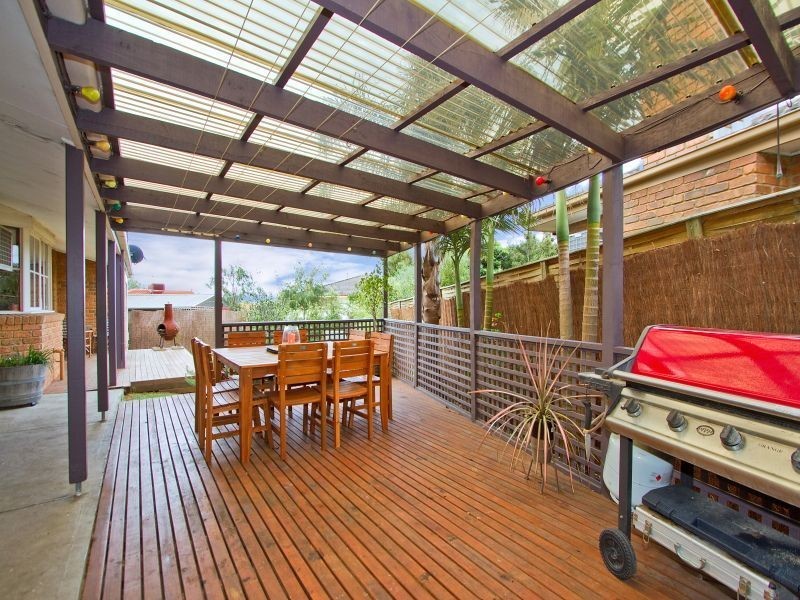 1 Mount Erin Crescent, Frankston South VIC 3199