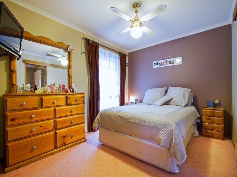 1 Mount Erin Crescent, Frankston South VIC 3199