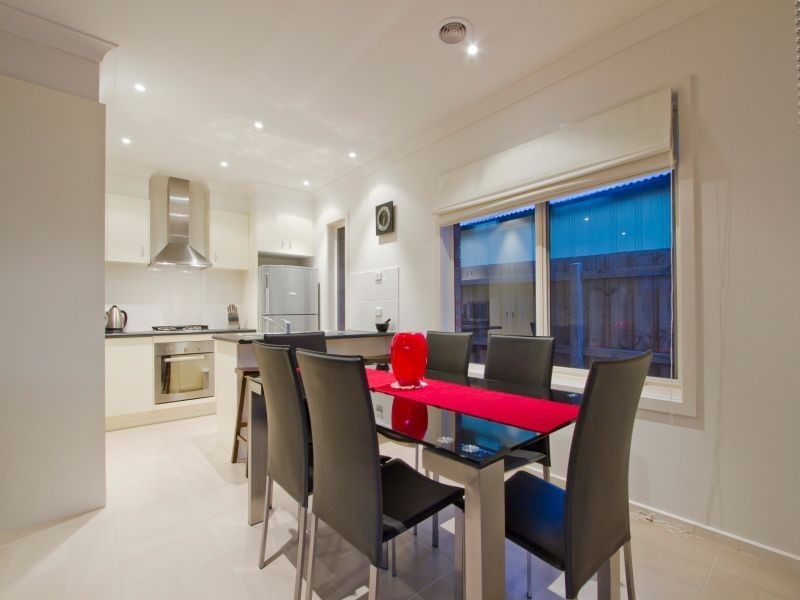 2/10 Cambridge Street, Frankston VIC 3199