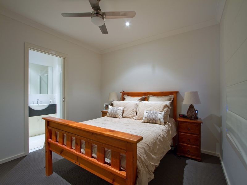 2/10 Cambridge Street, Frankston VIC 3199