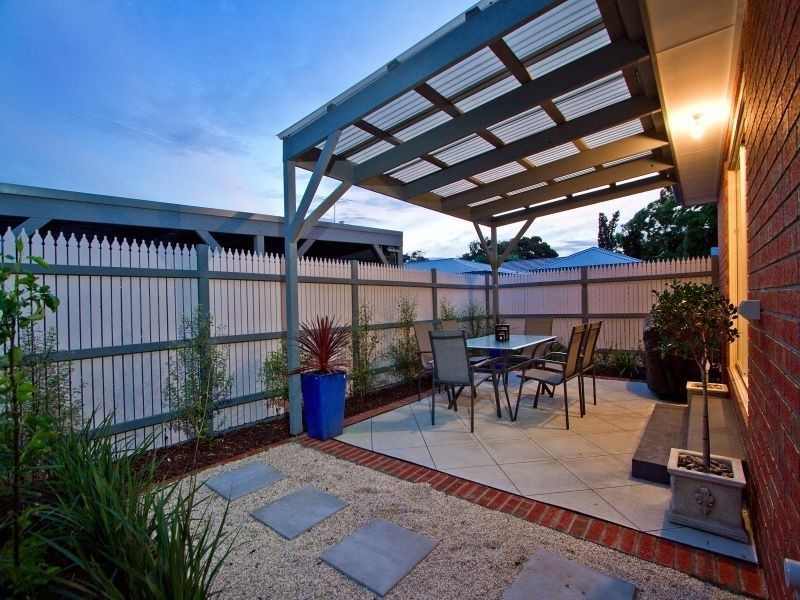 2/10 Cambridge Street, Frankston VIC 3199