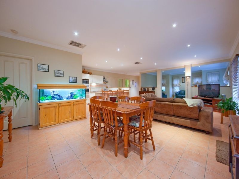 14 Woolmer Court, Frankston South VIC 3199