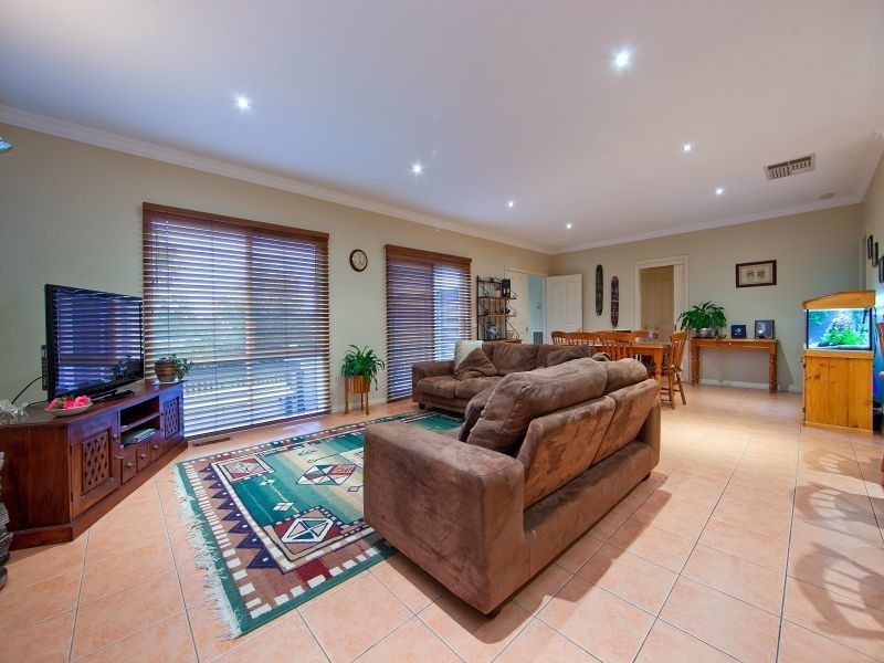 14 Woolmer Court, Frankston South VIC 3199