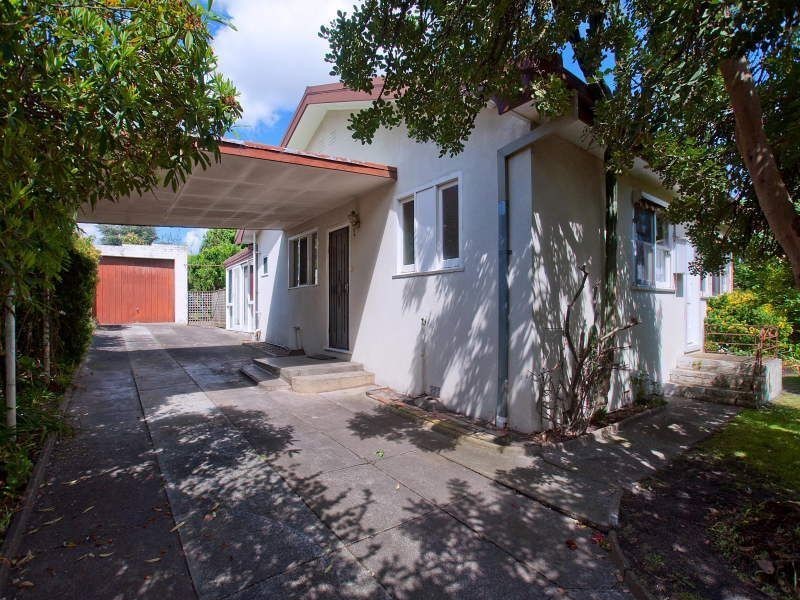 30 Heatherhill Road, Frankston VIC 3199