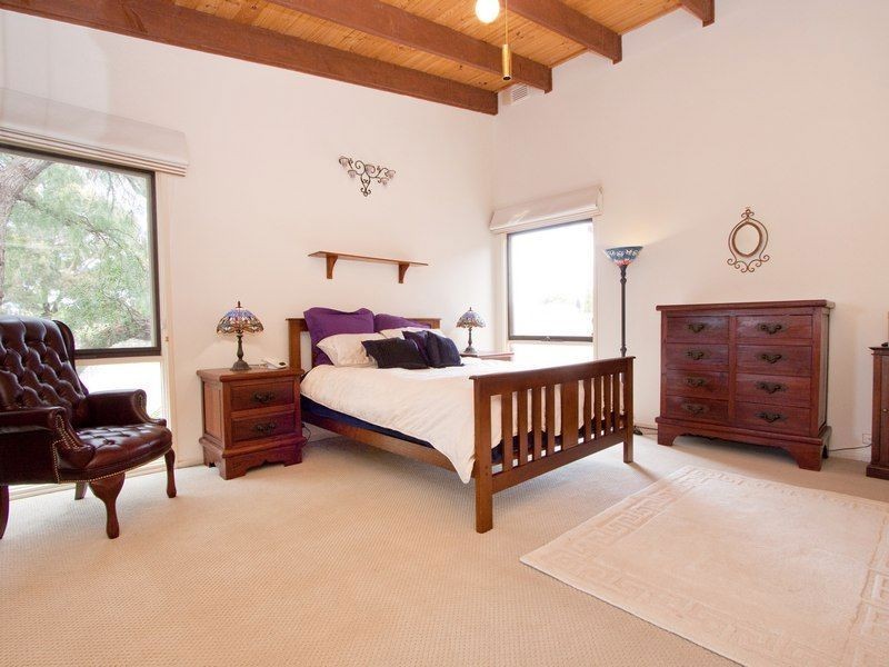 8 Abram Court, Frankston South VIC 3199