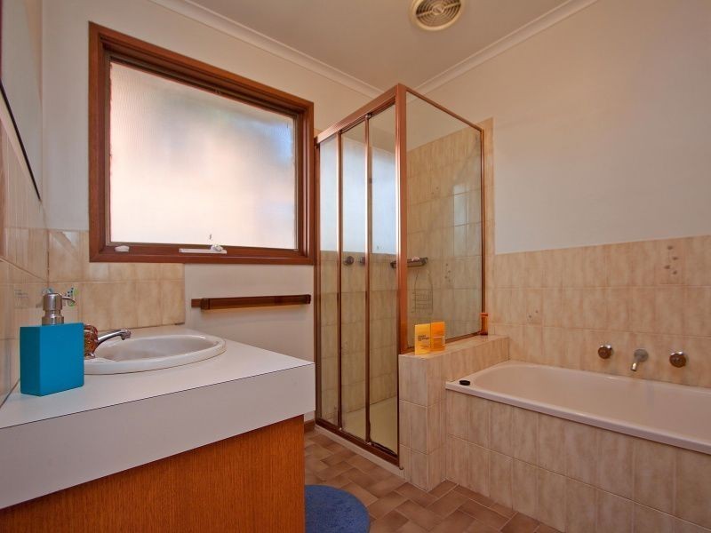 70 Willow Road, Frankston VIC 3199