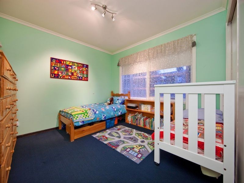 16 Netherplace Drive, Frankston VIC 3199