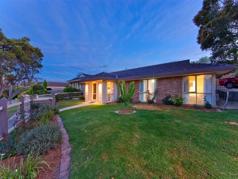 7 The Trossachs, Frankston VIC 3199