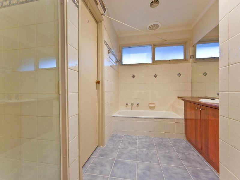 7 The Trossachs, Frankston VIC 3199
