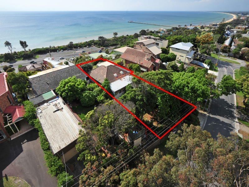 8 Cliff Road, Frankston VIC 3199