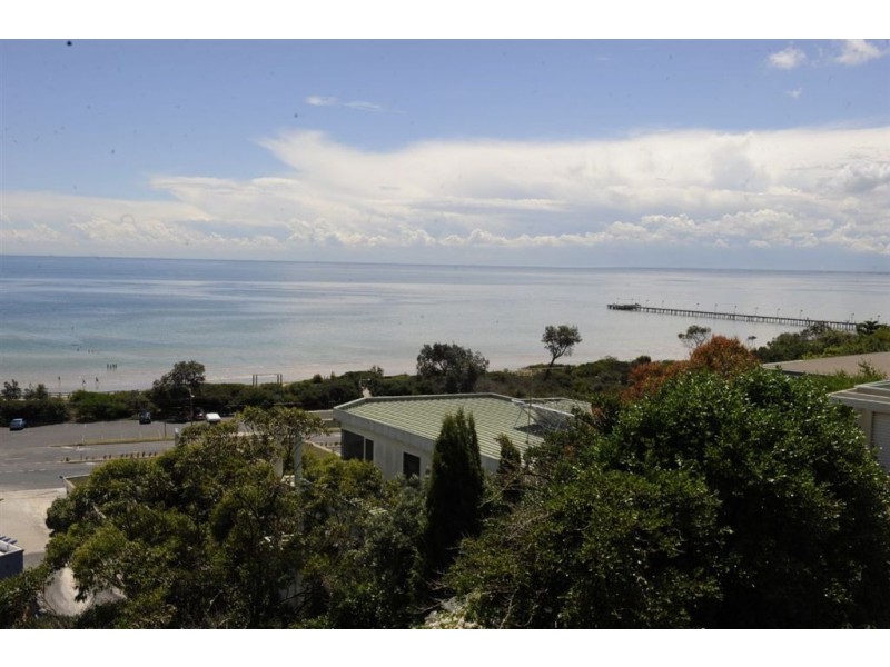 8 Cliff Road, Frankston VIC 3199