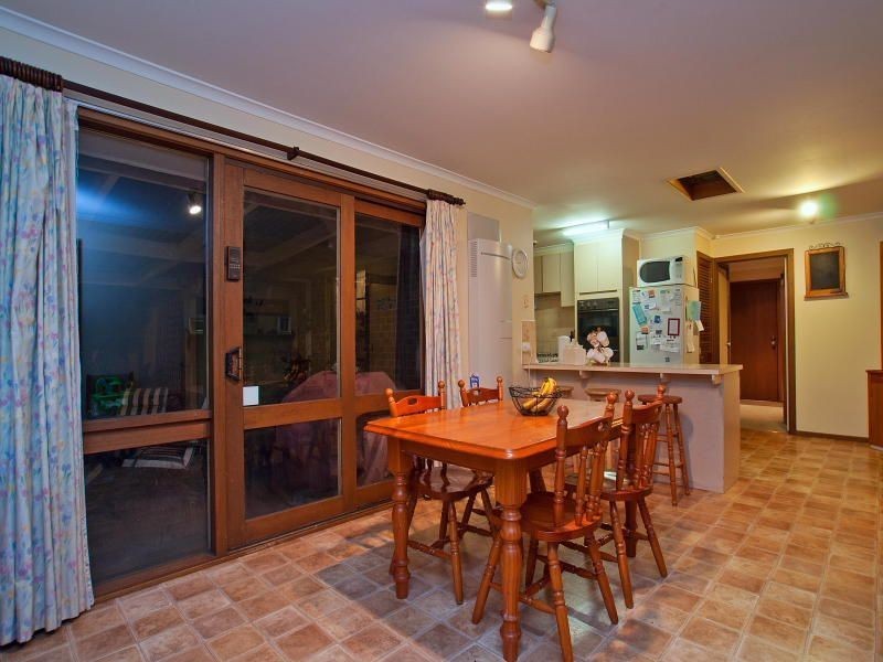 64 Raphael Crescent, Frankston VIC 3199