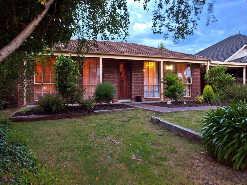 64 Raphael Crescent, Frankston VIC 3199