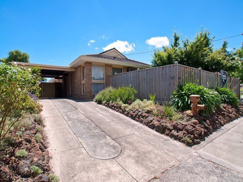 96 Grimwade Crescent, Frankston VIC 3199
