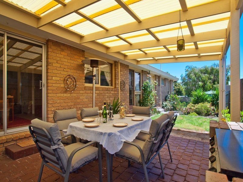 96 Grimwade Crescent, Frankston VIC 3199