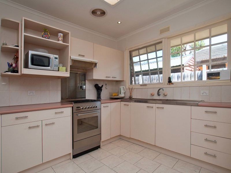 42 Grimwade Crescent, Frankston VIC 3199